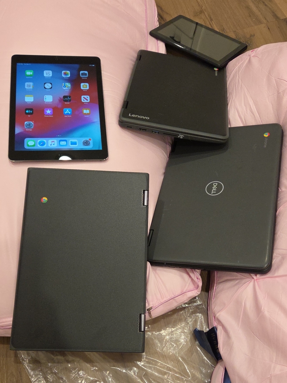 Lenovo & Dell Black Chromebooks with iPad - Mixed Tablet and Laptop Bundle